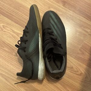 Men’s indoor soccer shoes